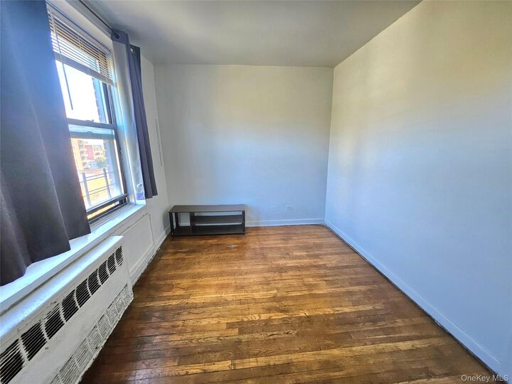 Property Photo:  87-70 173 Street 6H  NY 11432 