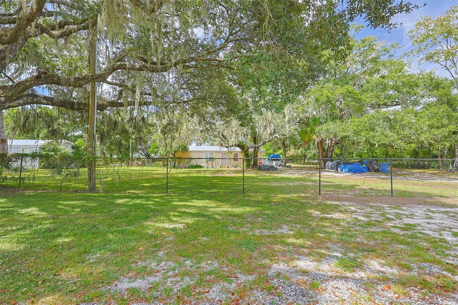 Property Photo:  1329 Wilkinson Drive  FL 33566 