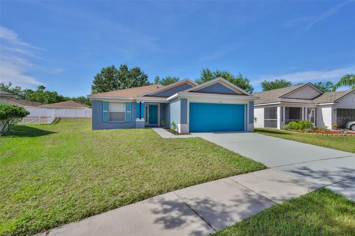 Property Photo:  11345 Coconut Island Drive  FL 33569 