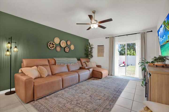Property Photo:  5538 Blue Azure Drive  FL 33598 