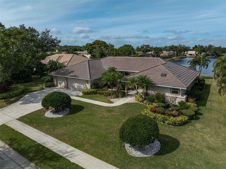 Property Photo: 7570 Links Court FL 34243