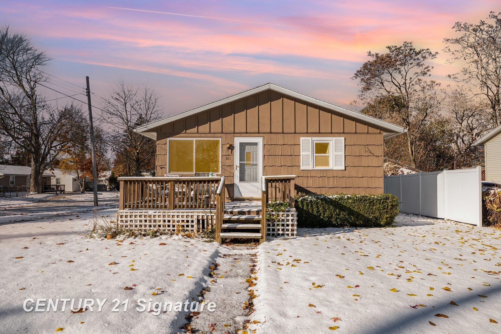 Property Photo: 301 McEwan Street MI 48708