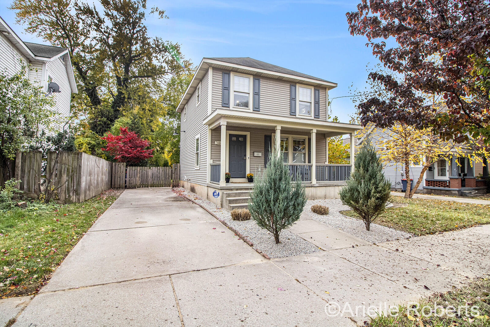 Property Photo: 344 Highland Street SE MI 49507