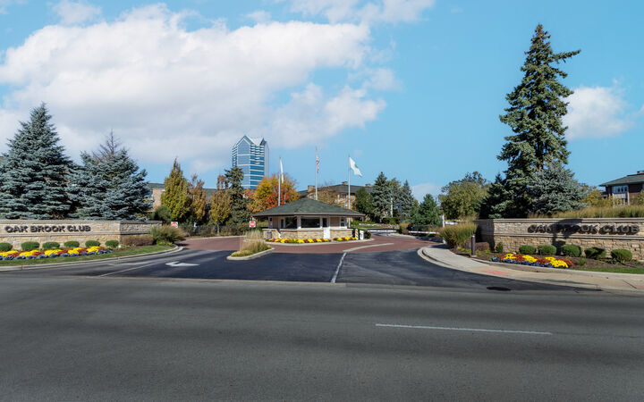 Property Photo: 2 Oak Brook Club Drive B109 IL 60523