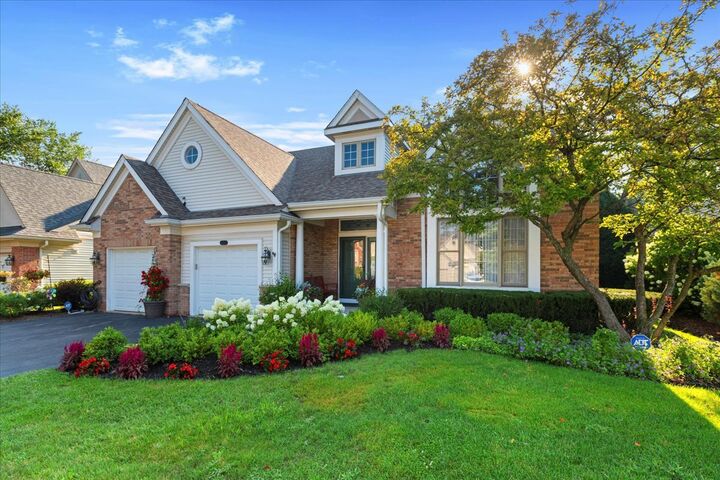 Property Photo: 2809 Meadowview Court IL 60026