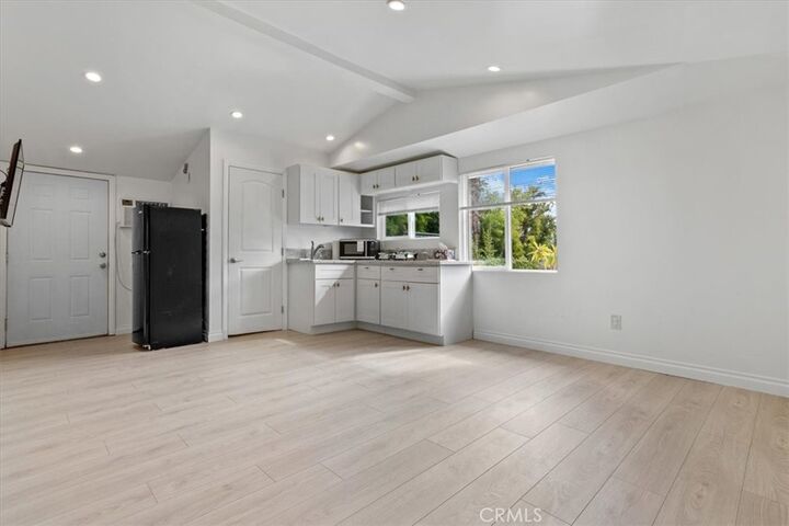 Property Photo: 5718 Comanche Avenue CA 91367