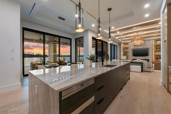 Property Photo:  1640 Dolphin Court  FL 34102 