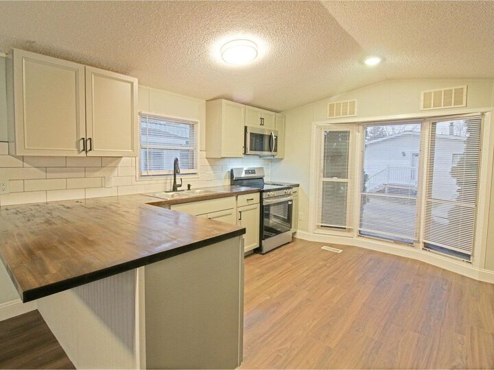 Property Photo:  20 Avenue C  VT 05408 