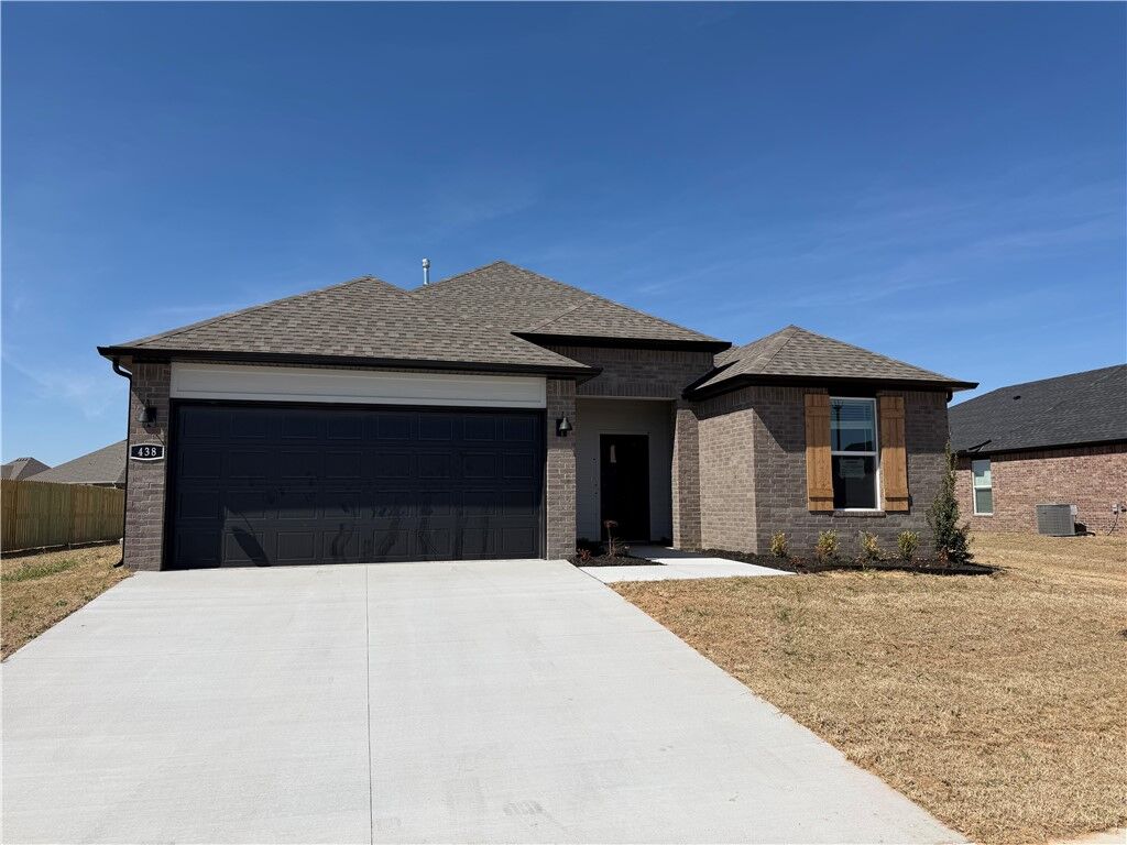 Property Photo:  438 W Taverner Xing  AR 72730 