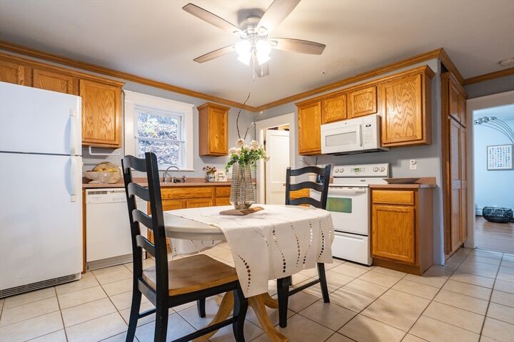 Property Photo:  60 Cliff St  MA 01420 