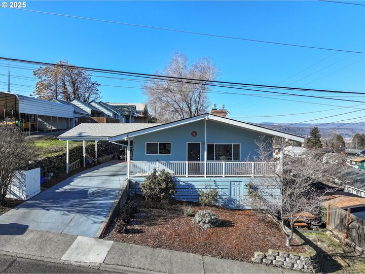 Property Photo:  1509 Quinton St  OR 97058 