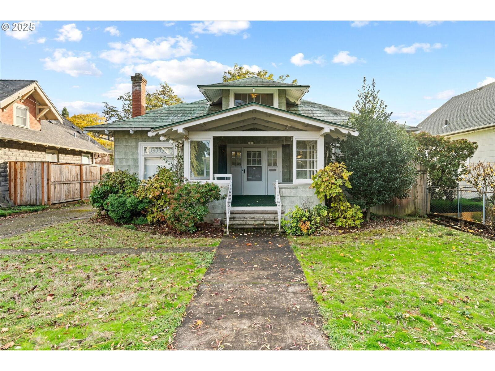 Property Photo:  1114 SE Bidwell St  OR 97202 