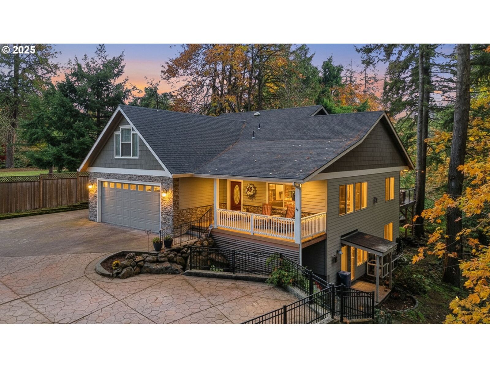 Property Photo: 766 S 47th Pl OR 97478