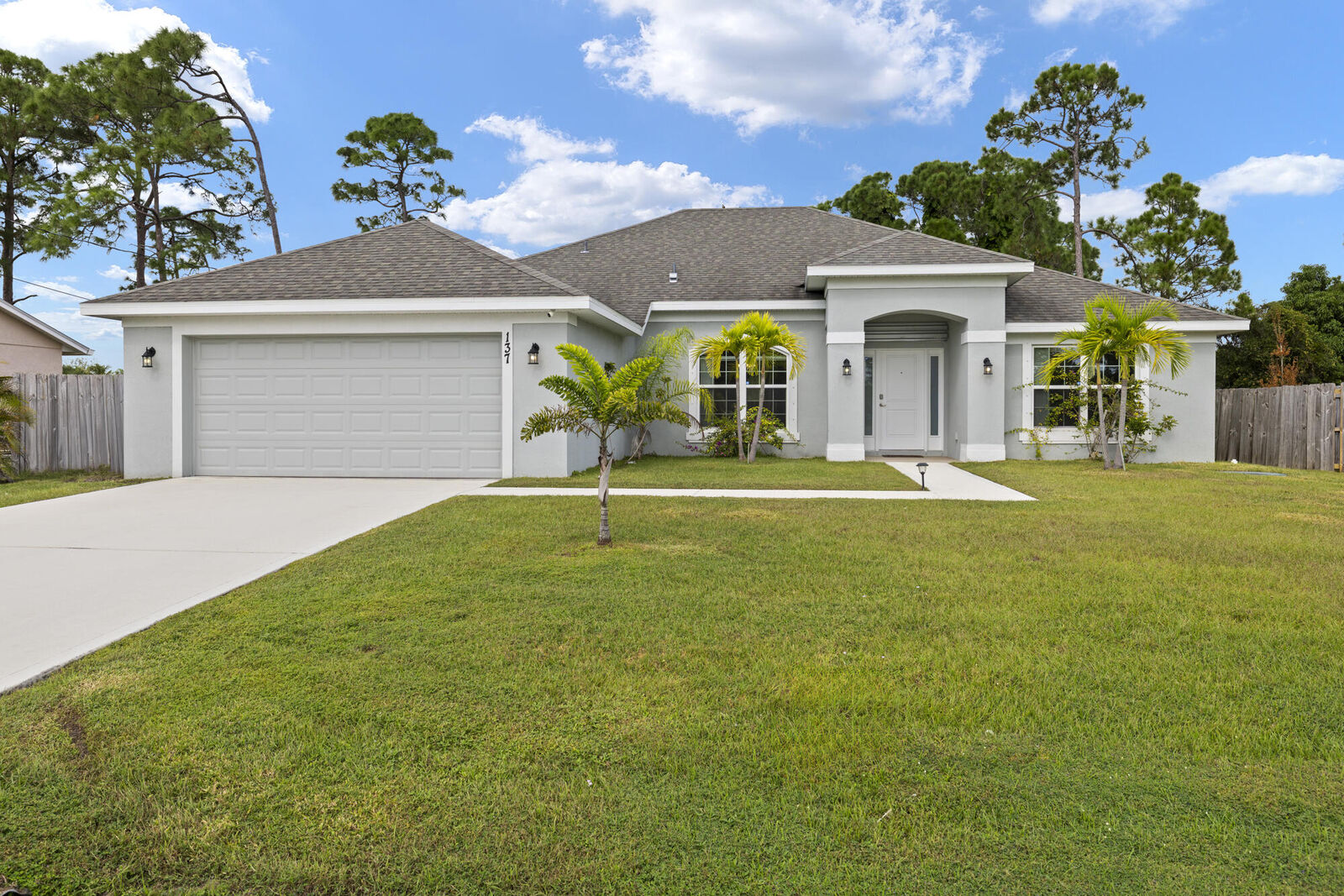 Property Photo:  137 SW Pisces Terrace  FL 34984 