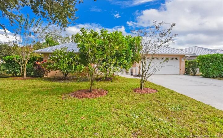 Property Photo:  5374 SE Running Oak Circle  FL 34997 