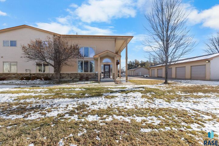 Property Photo:  635 E Brian St  SD 57064 