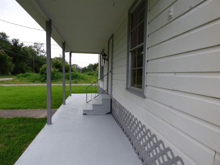 Property Photo: 209 Kentucky TX 77630