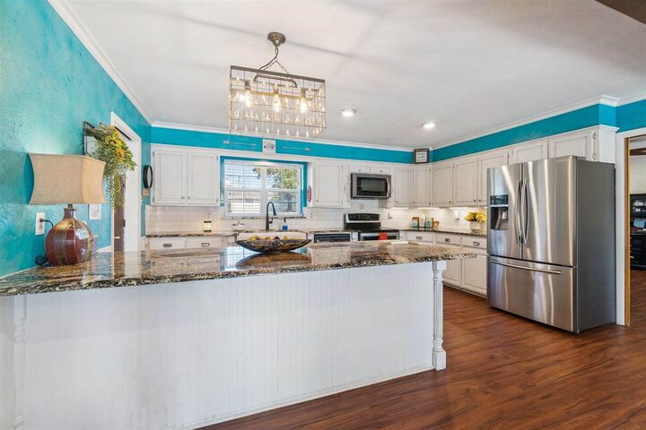 Property Photo:  1107 E 8th Street  OK 74023 