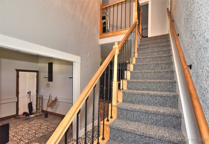 Property Photo: 10628 E 100th Street OK 74133