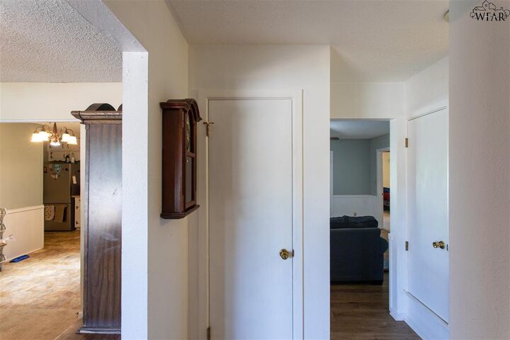 Property Photo: 5 Kevin Circle TX 76306