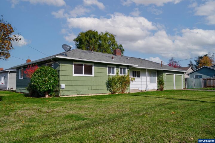 Property Photo: 3113 Hammel St NE OR 97301