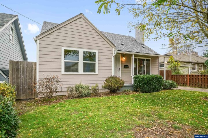Property Photo: 1885 Garfield St NE OR 97301