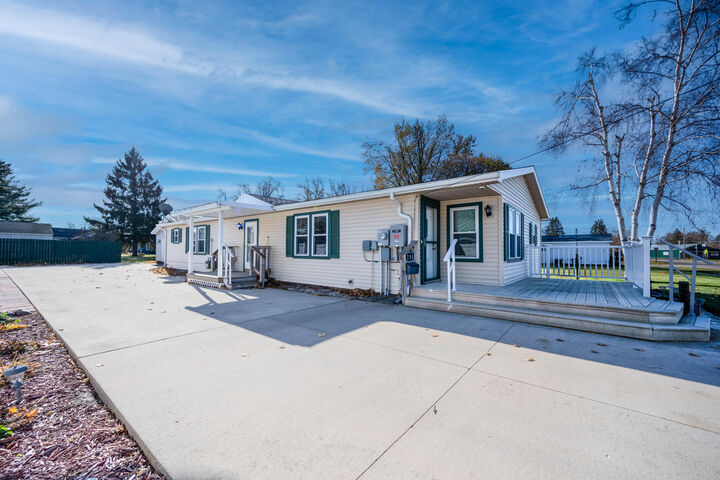 208 Duncan Avenue  Cheboygan MI 49721 photo