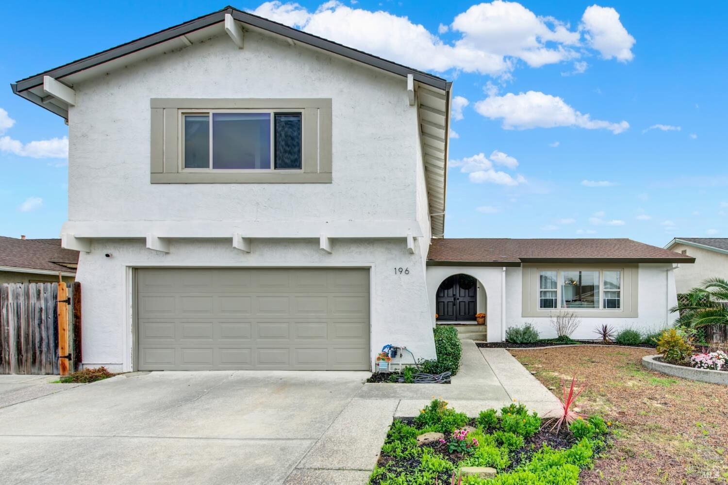 Property Photo: 196 Caldwell Drive CA 95687