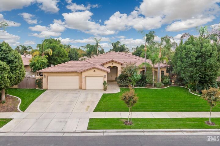 10407 Gainsborough Court  Bakersfield CA 93312 photo