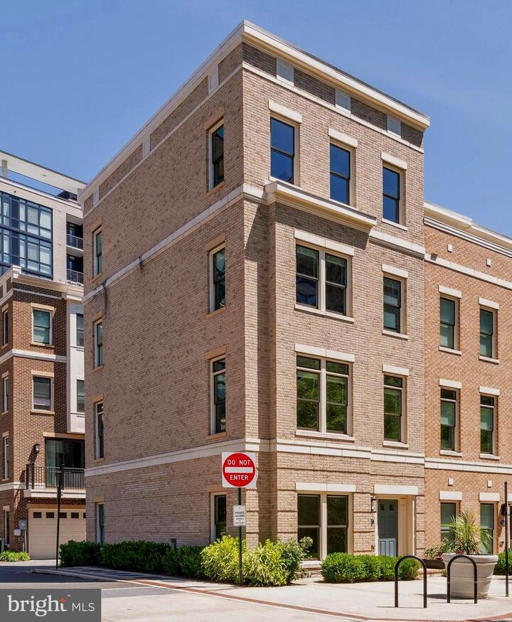 1527 16th Road N  Arlington VA 22209 photo