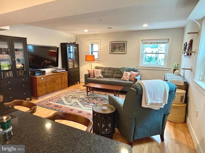 Property Photo:  1520 Independence Avenue SE 202  DC 20003 