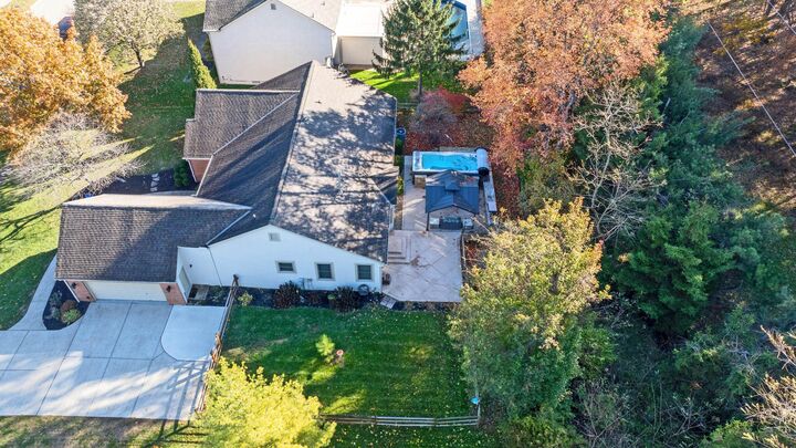 Property Photo:  1247 Harrison Pond Drive  OH 43054 