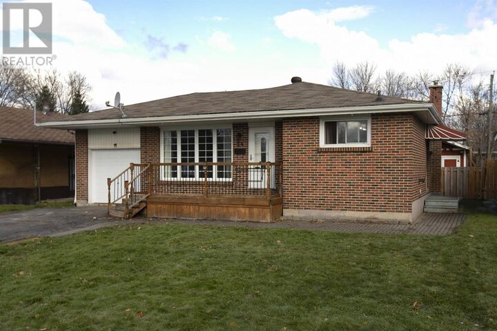 Photo de la propriété: 26 Digby Cres ON P6C 2R7