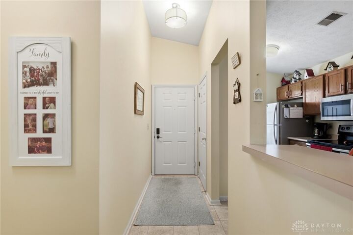 Property Photo: 6694 Wareham Court OH 45459