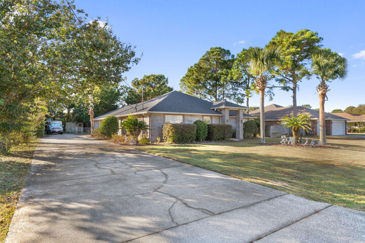 Property Photo: 2061 Bahama Drive FL 32566
