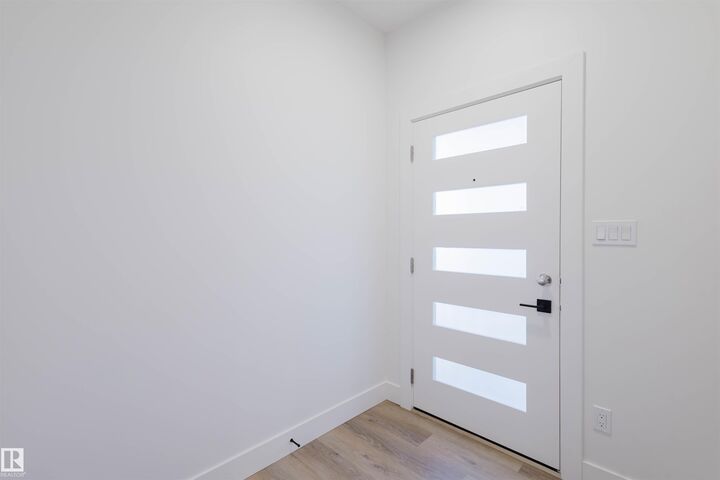 Property Photo:  1570 Siskin Link NW  AB T5S 0V1 