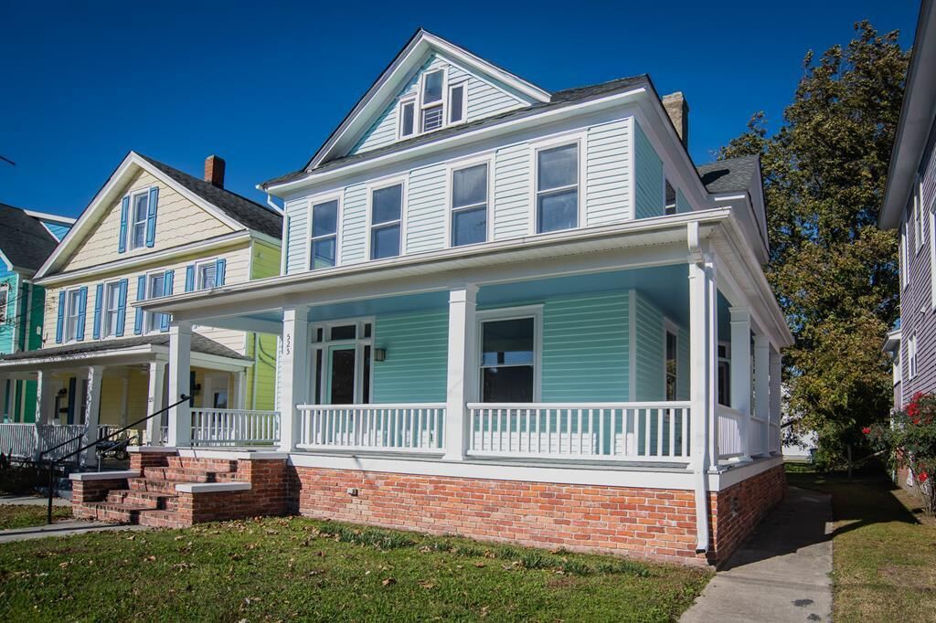 Property Photo:  525 Monroe Ave  VA 23310 