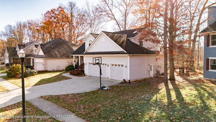 Property Photo:  6708 English Oak Drive  MI 48823 
