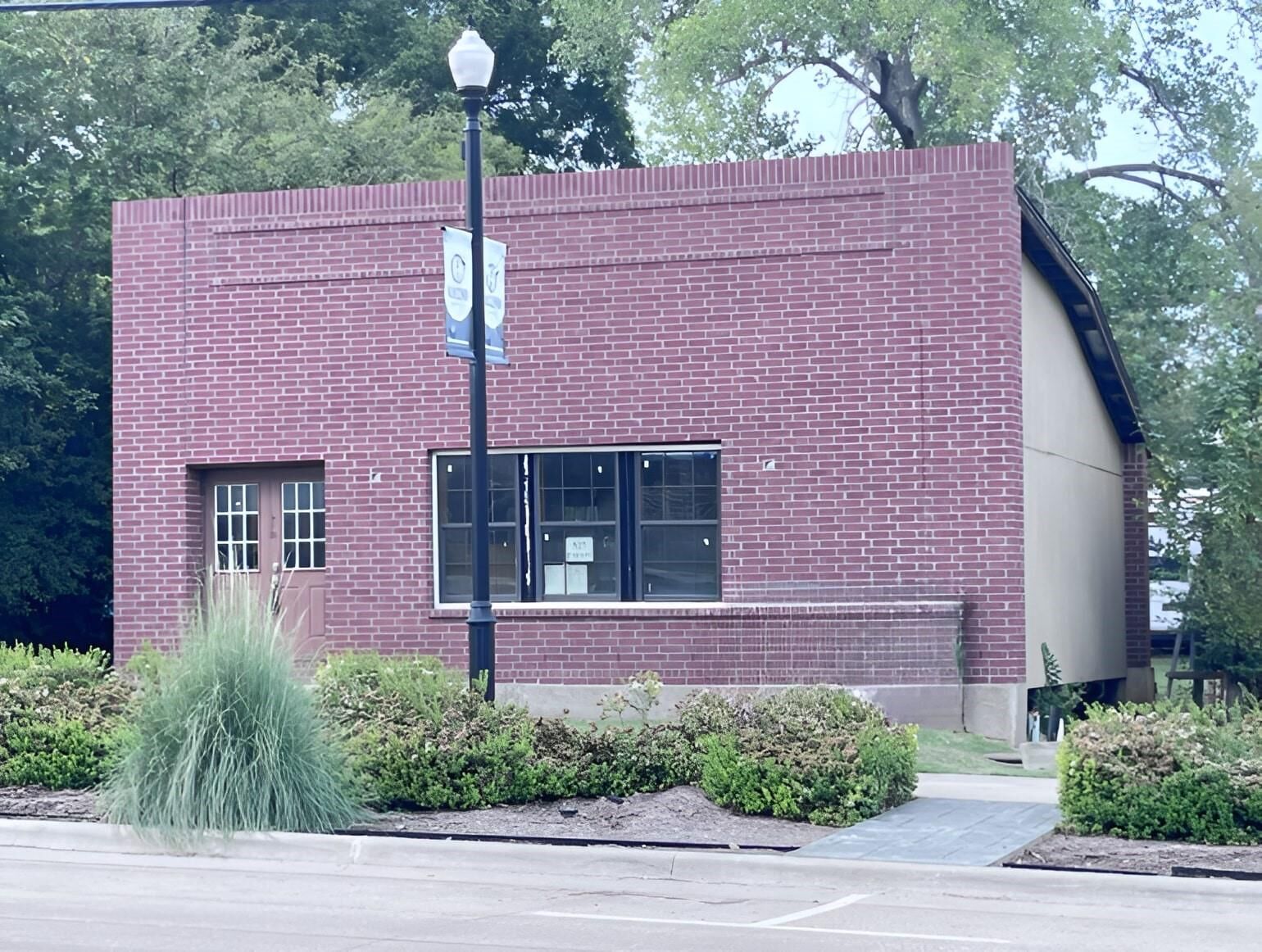 Property Photo:  527 E Main Street  TX 75057 