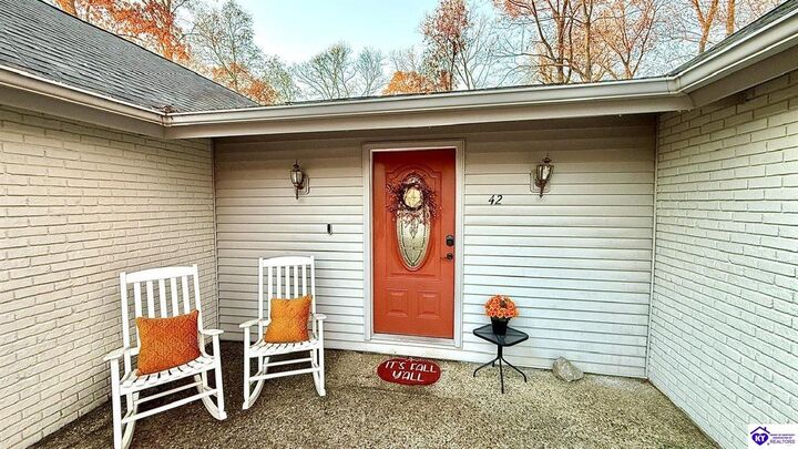 Property Photo:  42 Tarnwood Drive  KY 40108 