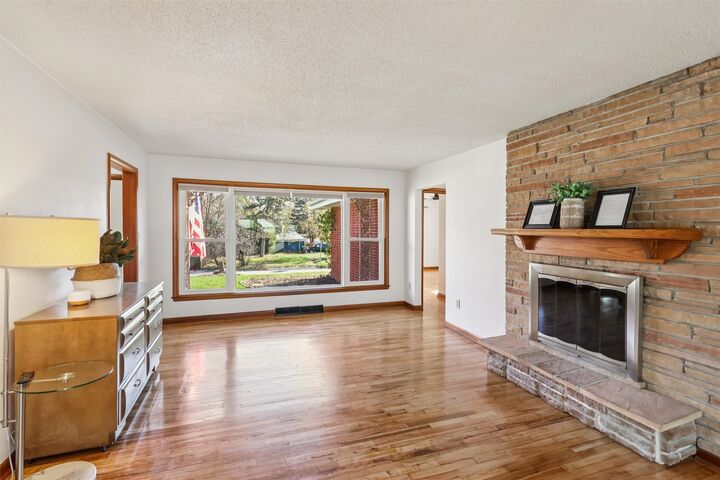 Property Photo:  4710 SW 16th Street  IA 50315 