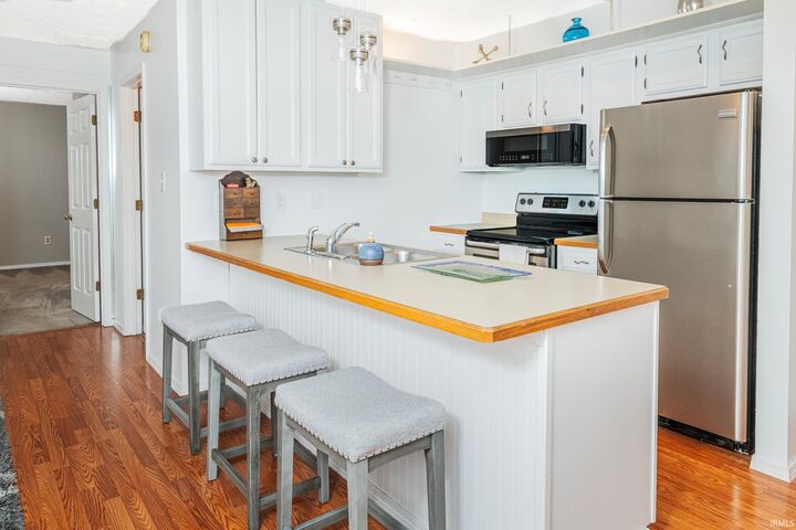 Property Photo:  1324 S College Mall Road  IN 47401 