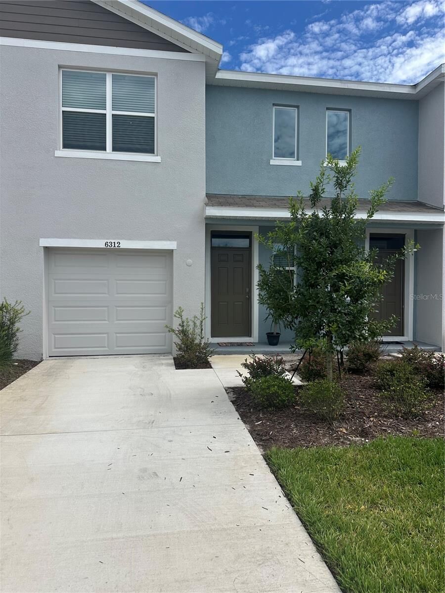 Property Photo: 6312 Sophie Oaks Court FL 33610