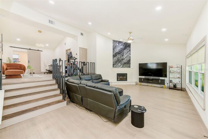 Property Photo:  1016 Sousa Drive  FL 33771 