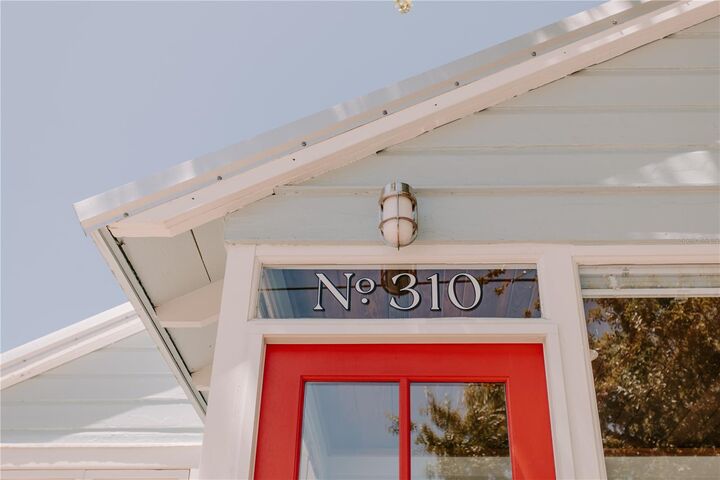 Property Photo:  310 S Osprey Avenue  FL 34236 