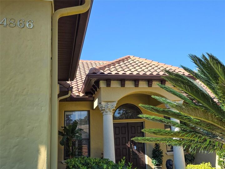 Property Photo:  4866 Keeneland Circle  FL 32819 