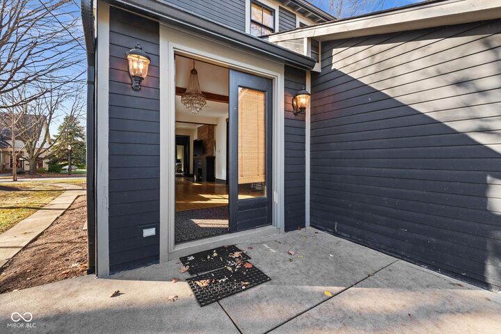 Property Photo: 321 N Rangeline Road IN 46032