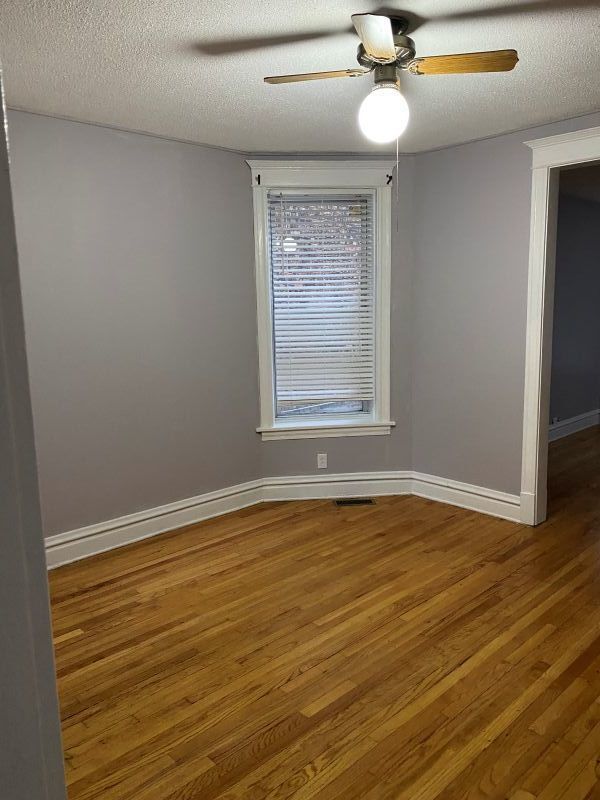 Property Photo:  1752 E 72nd Place 1  IL 60649 