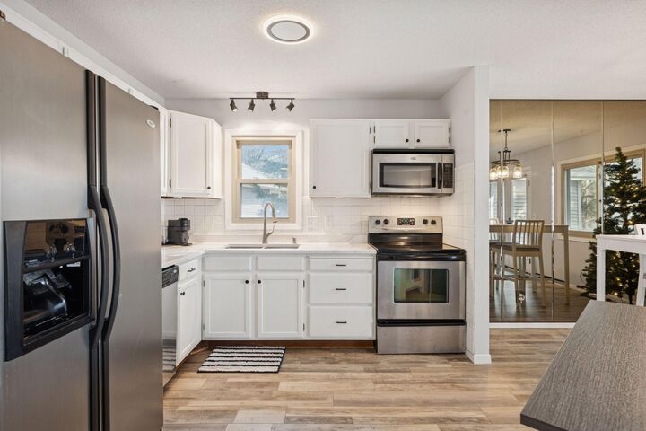 Property Photo: 6982 Langford Court MN 55436