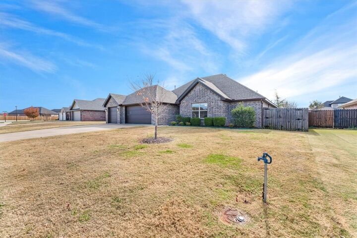 Property Photo: 4023 Butterfly Avenue AR 72764